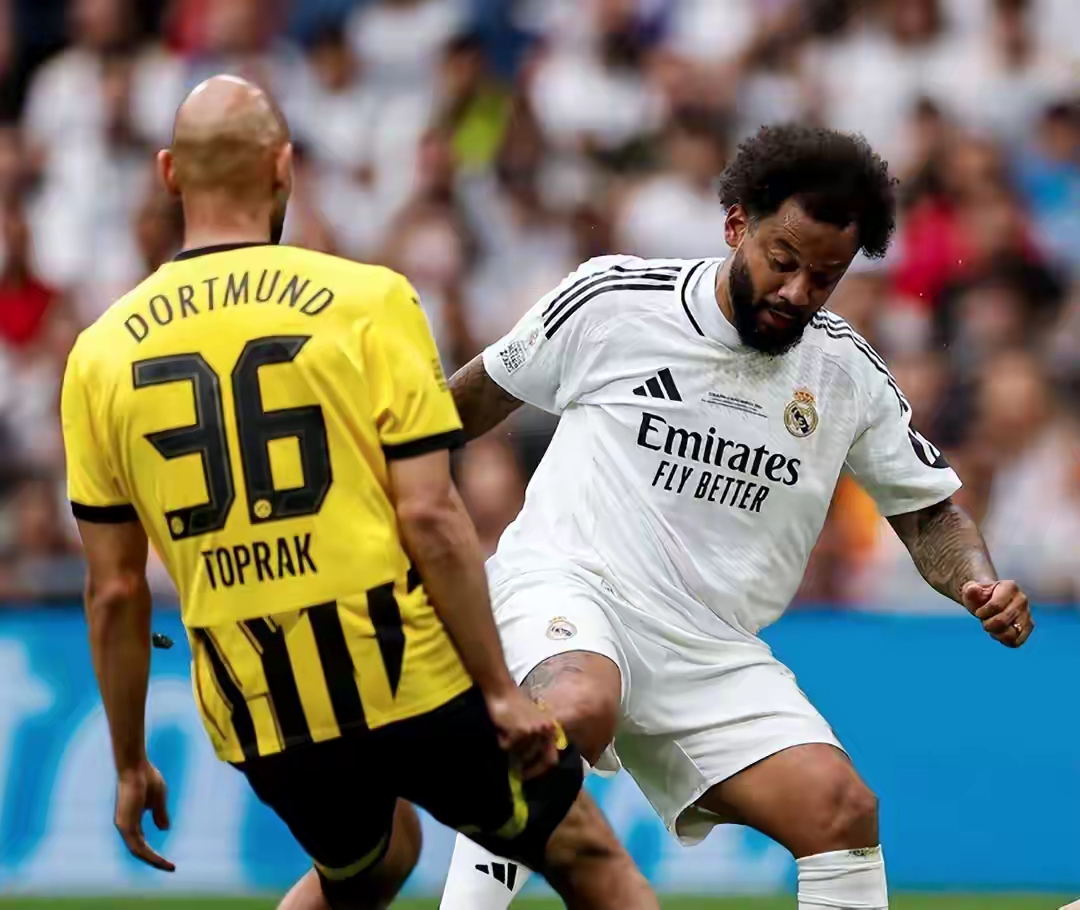 关于多特蒙德训练开放日；转会期门线救险引欢呼；NBA常规赛在即；控场能力受关注的信息-九游网站