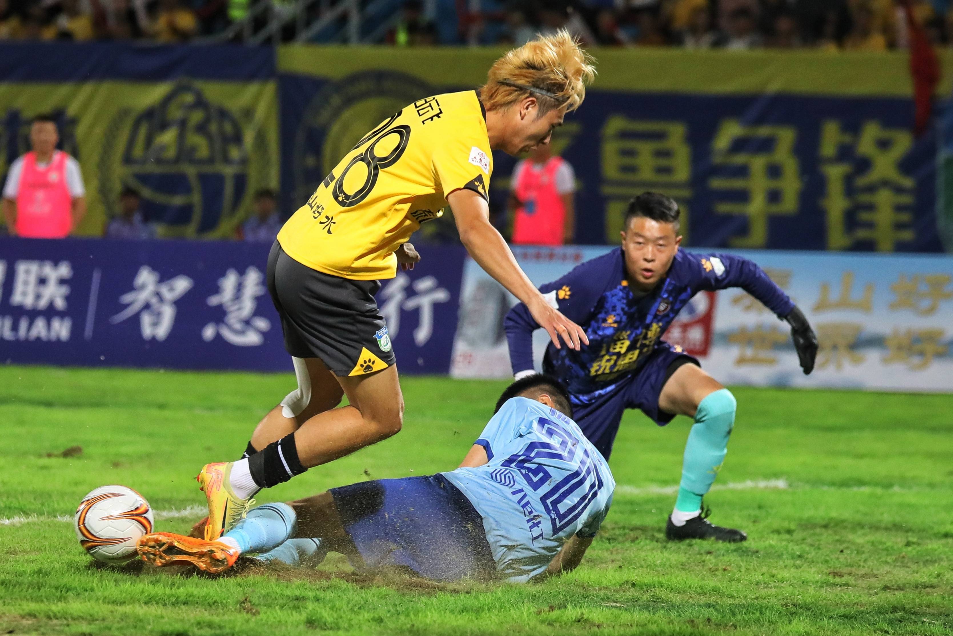 山东泰山发布备战花絮;冲刺阶段伤情更新;欧联任务艰巨;临场指挥获称赞的简单介绍 山东泰山发布备战花絮;冲刺阶段伤情更新;欧联任务艰巨;临场指挥获称赞的简单介绍