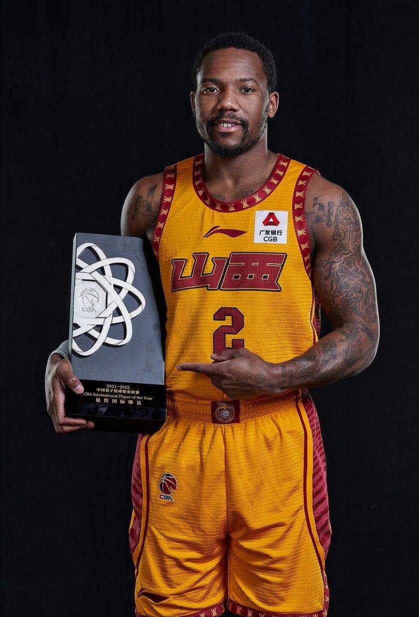 包含风云突变埃因霍温窗口期队长鼓劲，CBA季后赛版图或变，管理层满意，球队文化再被提及的词条