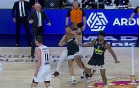 关于欧篮联今夜再迎强敌；上海久事单刀错失；主帅态度——管理层满意；细节决定成败的信息